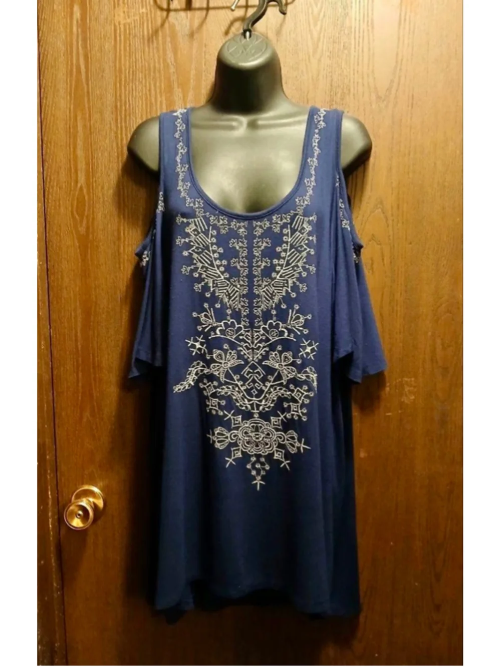 Roaman's Women's Blue Embroidered Cold Shoulder Top 18/20 L JC469
